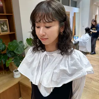 ミディアム パーマ 大橋 芽衣のヘアスタイル