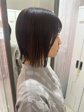 ミディアム レイヤー 艶々カラーのヘアスタイル