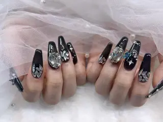 ミディアム 小方 サトミのネイルデザイン