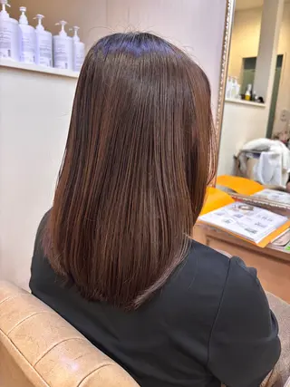 セミロング 吉井 愛のヘアスタイル