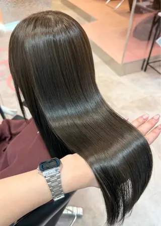 ロング 骨格矯正カット🫧 🧸MOMOEのヘアスタイル