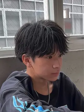ミディアム パーマ メンズ 港南台短髪特化 フェザーパーマのヘアスタイル