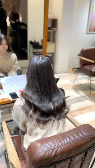 ロング カラー 韓国風・ブリーチなし ・あり後藤 一斗店長のヘアスタイル