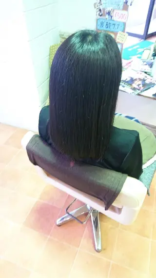 ミディアム カラー 山口 彩海のヘアスタイル