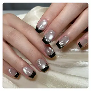 ミディアム FLORA NAIL SALONのネイルデザイン