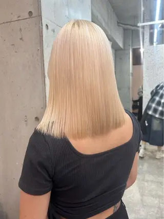 セミロング カラー SHOTO ハイトー ン/ブロンドカラーのヘアスタイル