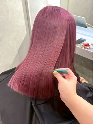 セミロング カラー ハイトーン🪼派手髪 mahoのヘアスタイル