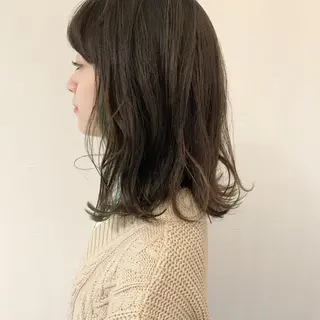 セミロング カラー 池田 真由美のヘアスタイル