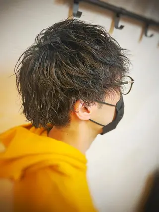 ミディアム パーマ メンズ 二本木 秀成のヘアスタイル