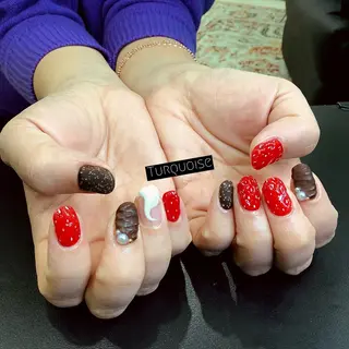ネイル 個性派ネイルサロン 💅🏼ターコイズのネイルデザイン