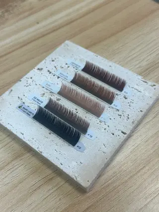 マツエク・マツパ une所属・une 石橋阪大前・ 箕面・池田・蛍池のマツエク・マツパデザイン