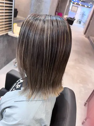 ミディアム カラー 小松崎 友宏のヘアスタイル