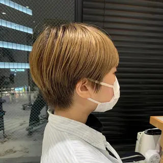 ショート 柔らか透け感カラー 🌿ムロヤリョウスケのヘアスタイル