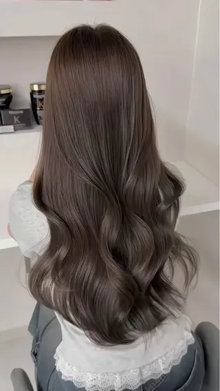 カラー モリシタ チョウのヘアスタイル