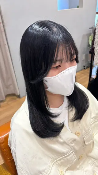 ミディアム vince gio 彩織のヘアスタイル