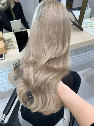 ロング カラー 中井 一葉のヘアスタイル