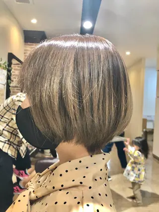 ショート 舩坂 友賀のヘアスタイル