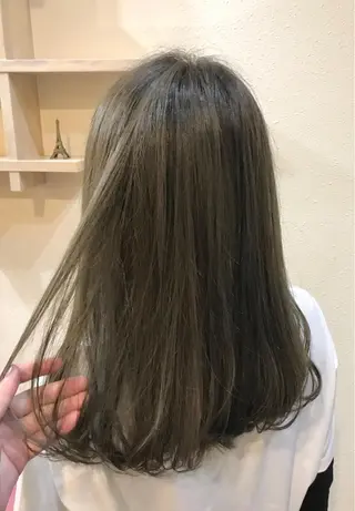 ロング 中川 茜里のヘアスタイル