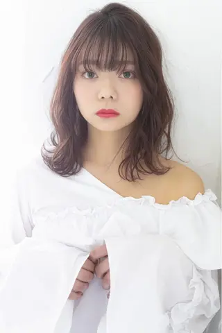 セミロング カラー オリーブ/アッシュ やわらか透明感カラーのヘアスタイル