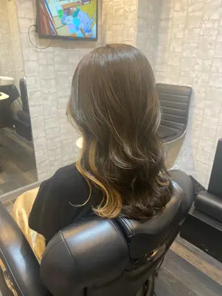 ロング カラー 矢部 萌深のヘアスタイル