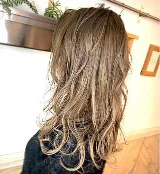 ミディアム カラー 木下 旬起のヘアスタイル