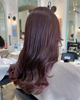 ロング カラー 吉澤 海咲のヘアスタイル