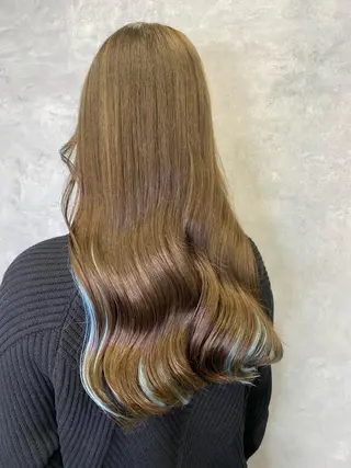 ロング Cielro/ダブル カラー/西田咲希のヘアスタイル