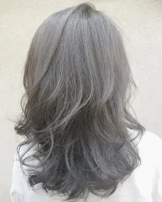 ミディアム カラー vato バトのヘアスタイル