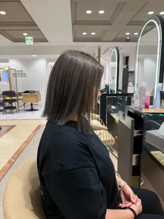 カラー 骨格／顔型／診断／ 伏見／飯味 華菜のヘアスタイル