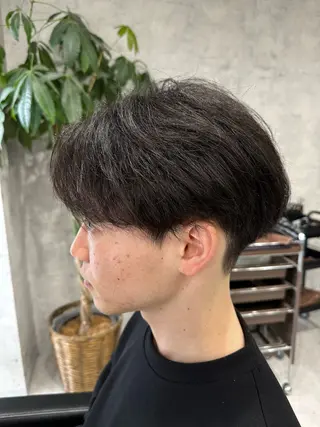 ショート パーマ メンズ ユウ🪄 パーマ指名No1のヘアスタイル