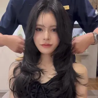 ロング ブリーチなしWカラー /レイヤーカット大阪のヘアスタイル