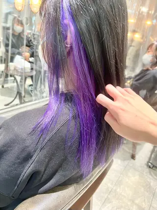 セミロング カラー 🌈インナーカラー ‘ショウマ’🌈のヘアスタイル