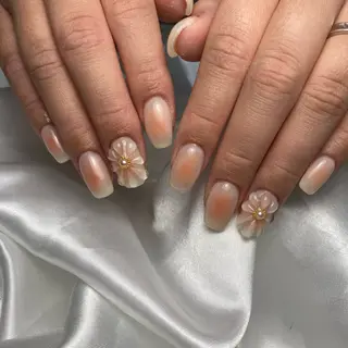 ネイル 岩田 麻里奈のネイルデザイン