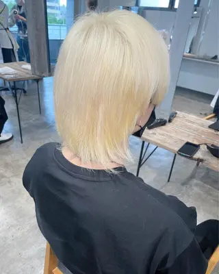 ミディアム メンズ ハイトーン/レイヤー /ケアブリーチ石川治のヘアスタイル