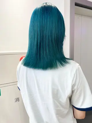 セミロング カラー ヘアアレンジ 🎨ハイトーン/ 切りっぱなし みつきのヘアスタイル