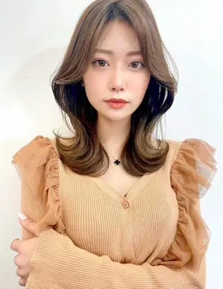 ミディアム カラー レイヤーカット、 大人可愛い　中村美羅のヘアスタイル