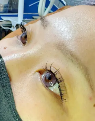 マツエク・マツパ inni hair design works所属・Nomura Syukaのマツエク・マツパデザイン