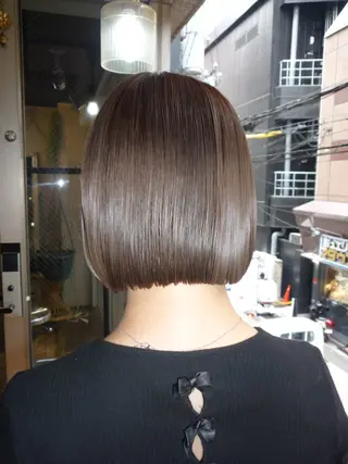 ショート 心斎橋/ハイトーン/ レイヤーカットのヘアスタイル