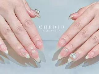 ネイル CHERIR Emiのネイルデザイン