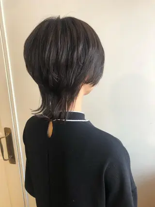 ショート MIOベージュカラー 柔らかいカラーのヘアスタイル