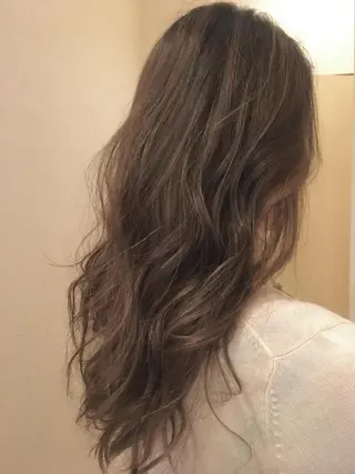 ロング カラー ヘアアレンジ IVY villa Suzu.のヘアスタイル