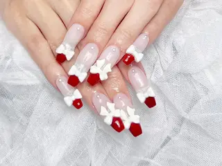 ネイル 🦋 Queenieのネイルデザイン