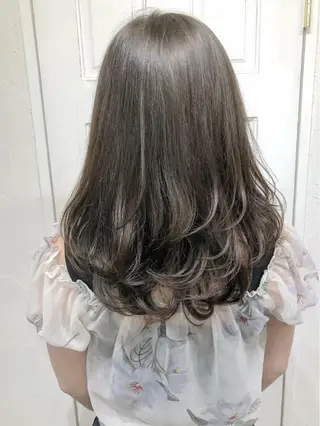 セミロング Soleria 田中慎一のヘアスタイル