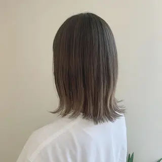 ミディアム カラー 綿貫 美雪のヘアスタイル