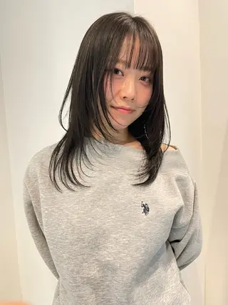 ミディアム 熊崎 葵のヘアスタイル