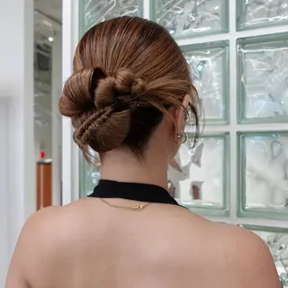 セミロング ヘアアレンジ 🌐サトウ リョウ🌐のヘアスタイル