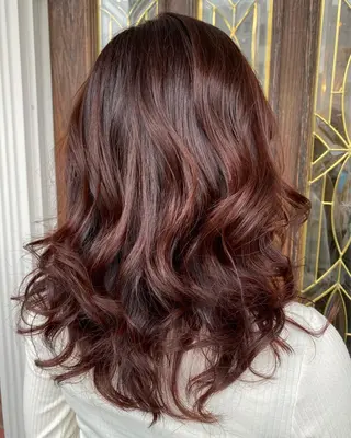 ロング カラー 山西 真琴のヘアスタイル