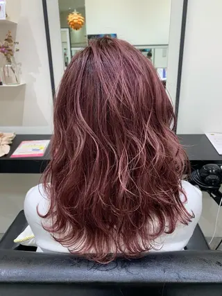 セミロング カラー 喜友名 泉樹のヘアスタイル