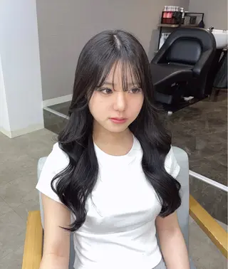 ロング カラー luna ayane ／透明感カラーのヘアスタイル