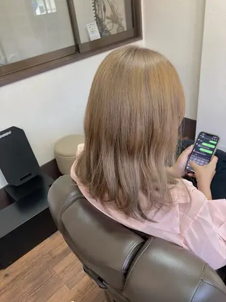 ミディアム 池岡 洋子のヘアスタイル